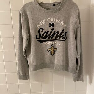 EUC NEW ORLEANS SAINTS GREY WOMEN'S CREWNECK SWEATSHIRT—MEDIUM